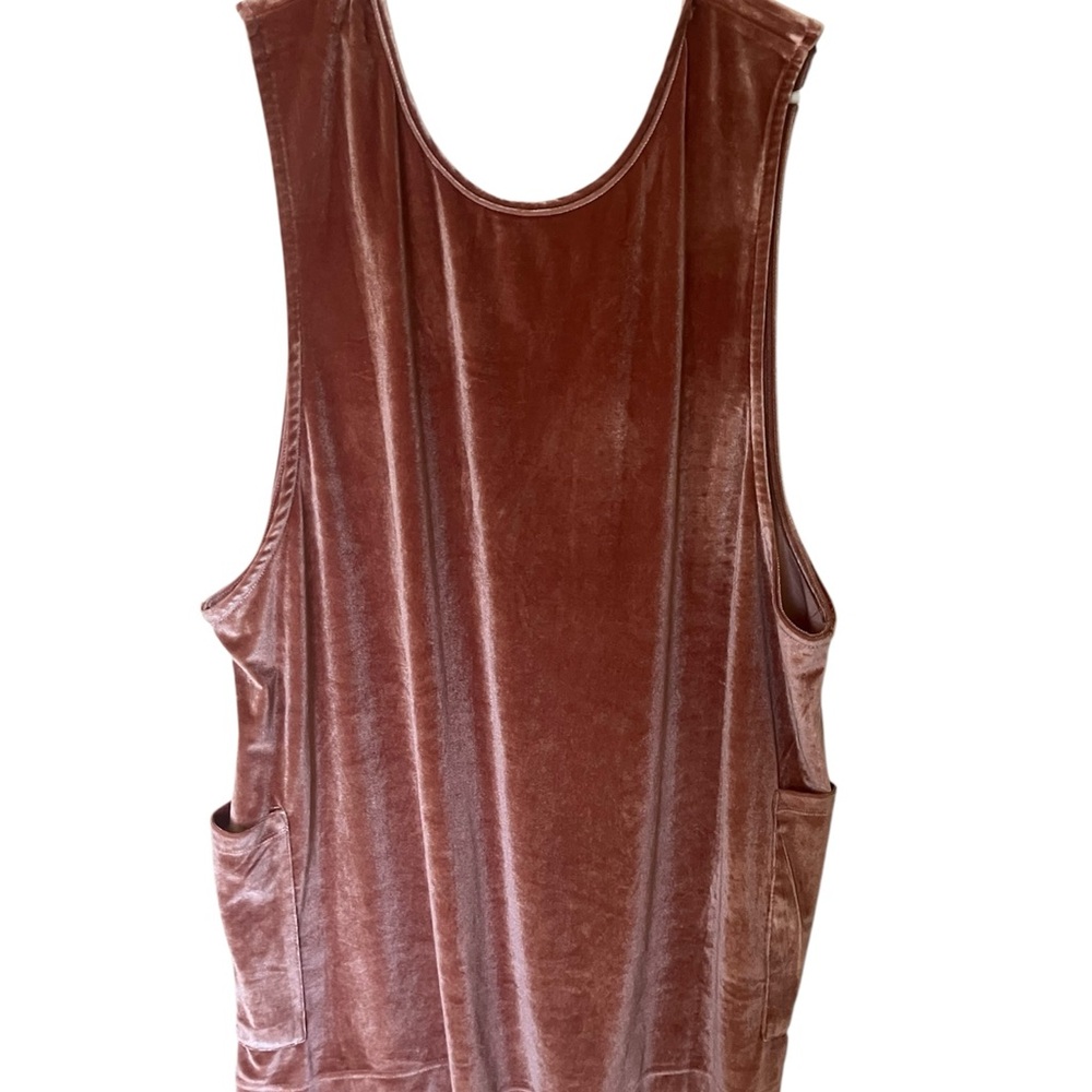 Agnes & Dora Velvet Backless Dress in Rose Pink